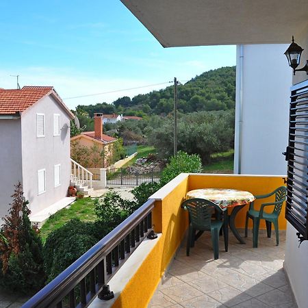 Apartments Villa Annika Slatine Esterno foto