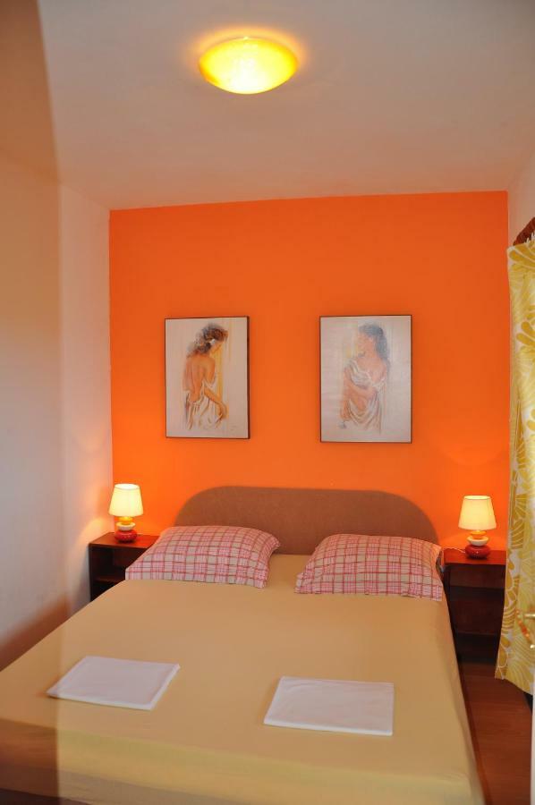 Apartments Villa Annika Slatine Esterno foto
