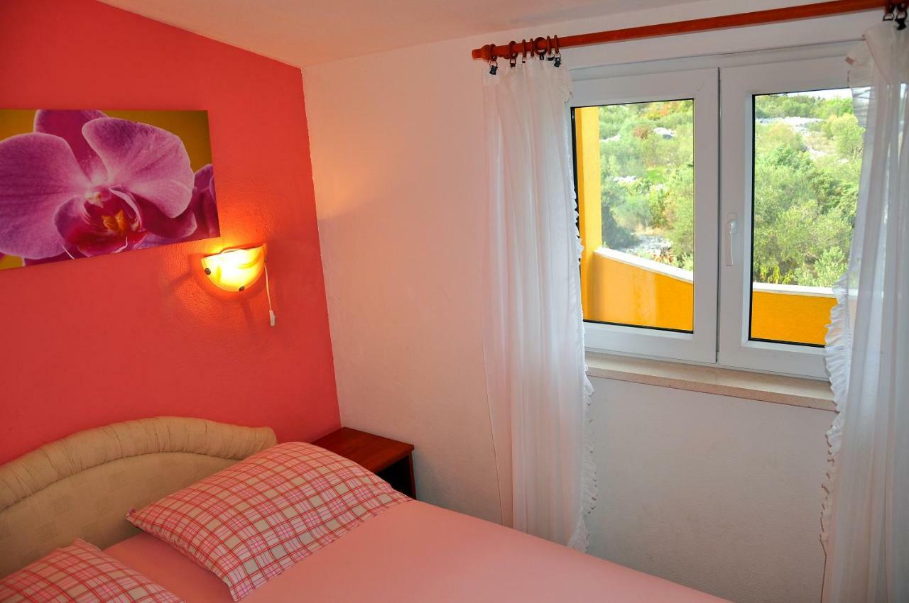 Apartments Villa Annika Slatine Esterno foto