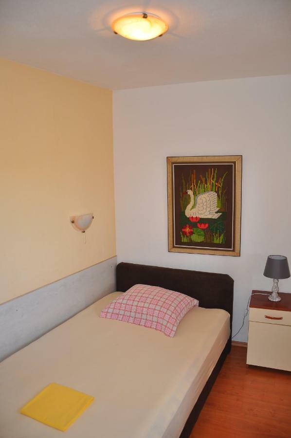Apartments Villa Annika Slatine Esterno foto
