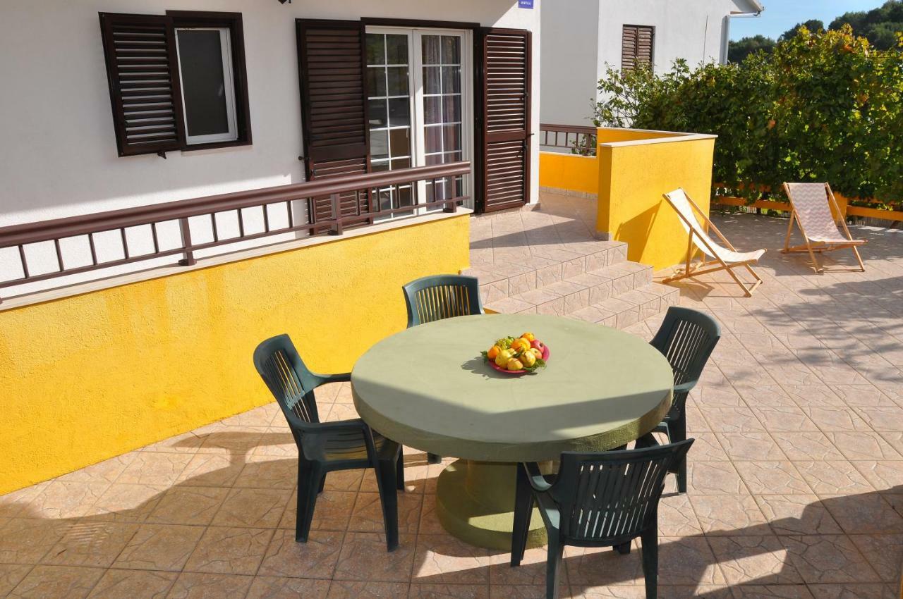 Apartments Villa Annika Slatine Esterno foto