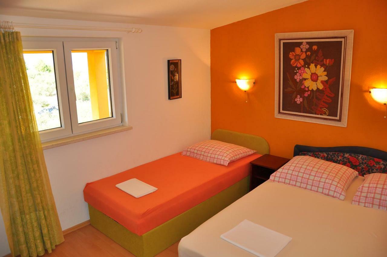 Apartments Villa Annika Slatine Esterno foto