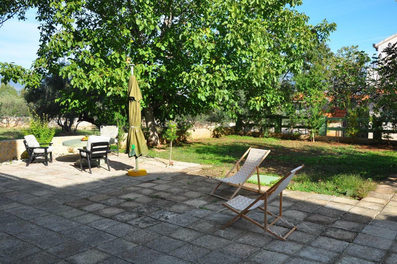 Apartments Villa Annika Slatine Esterno foto