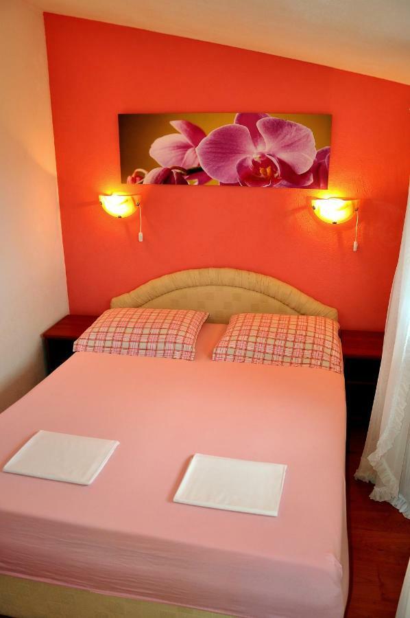 Apartments Villa Annika Slatine Esterno foto