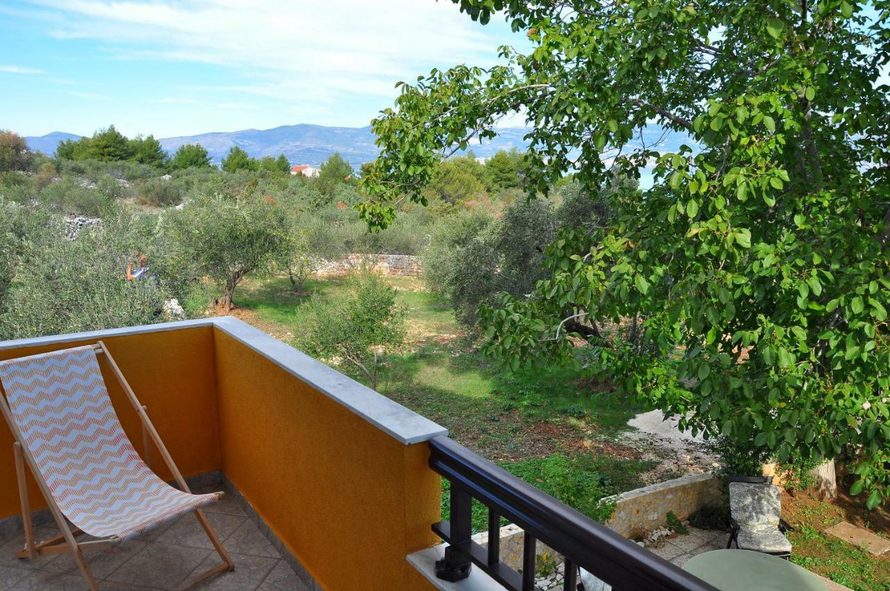 Apartments Villa Annika Slatine Esterno foto
