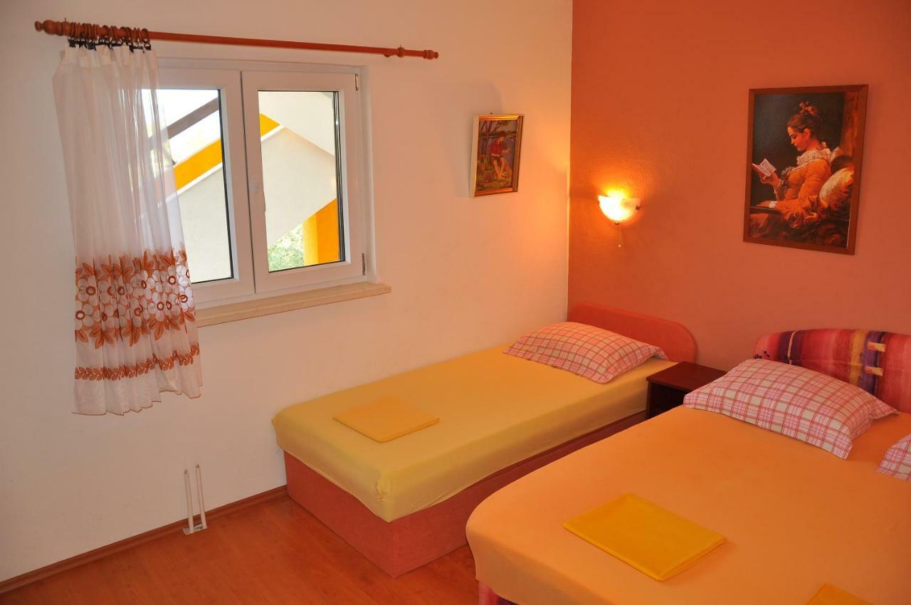 Apartments Villa Annika Slatine Esterno foto