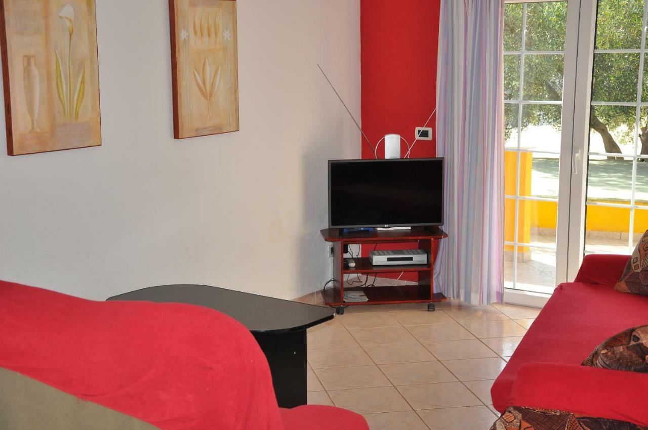 Apartments Villa Annika Slatine Esterno foto
